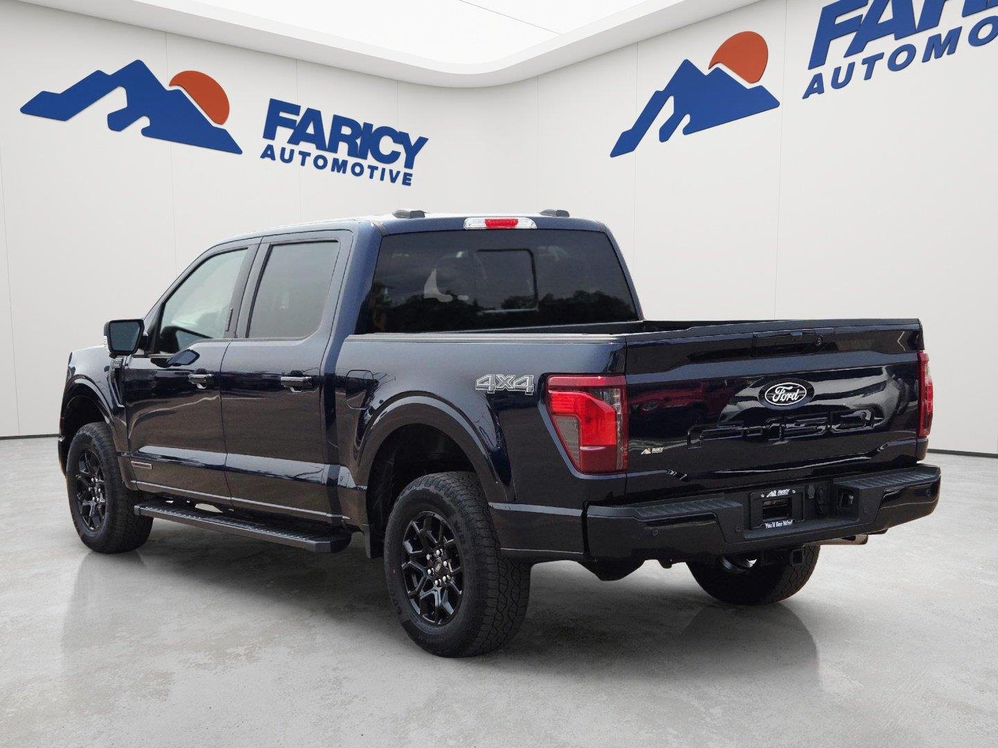 Used 2024 Blue Ford XLT image 7