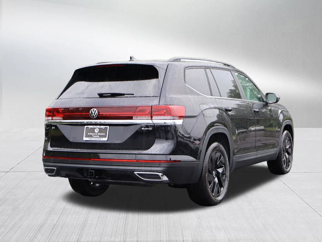 New 2026 Black Volkswagen 2.0T SE w/Technology image 22