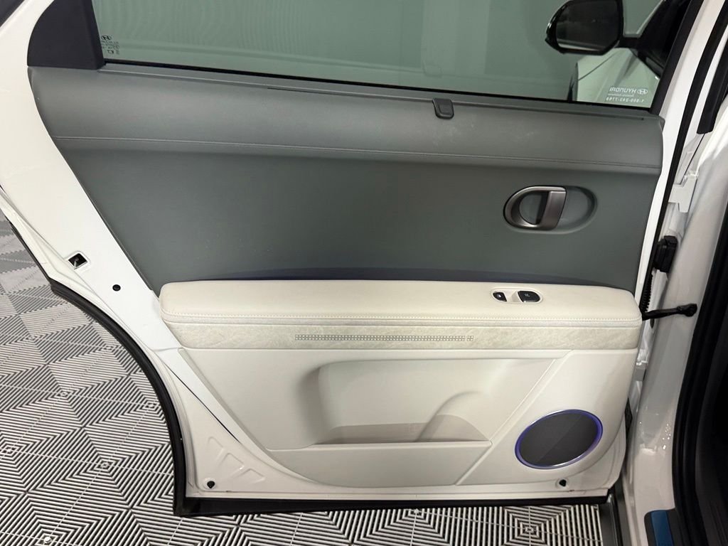 Used 2025 White Hyundai Limited image 27