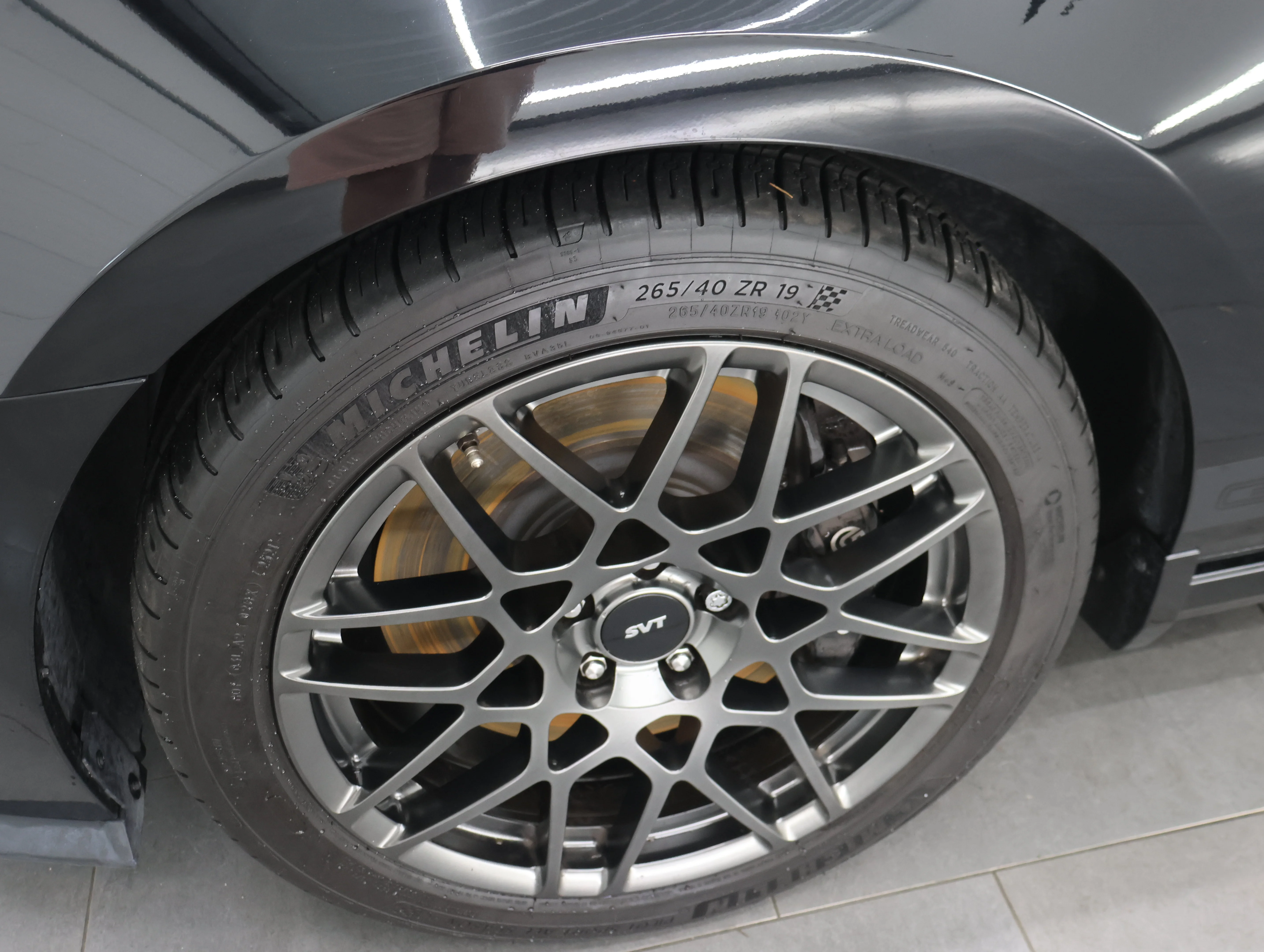 Used 2014 Black Ford Shelby GT500 image 3