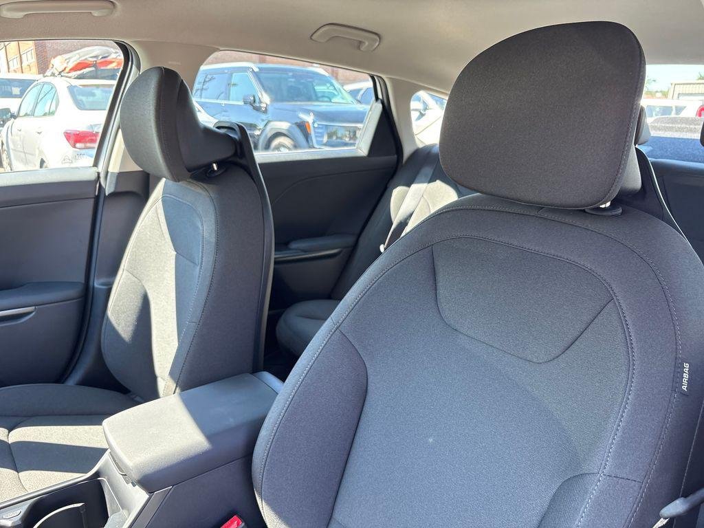 New 2026 Snow White Pearl Kia LXS image 12