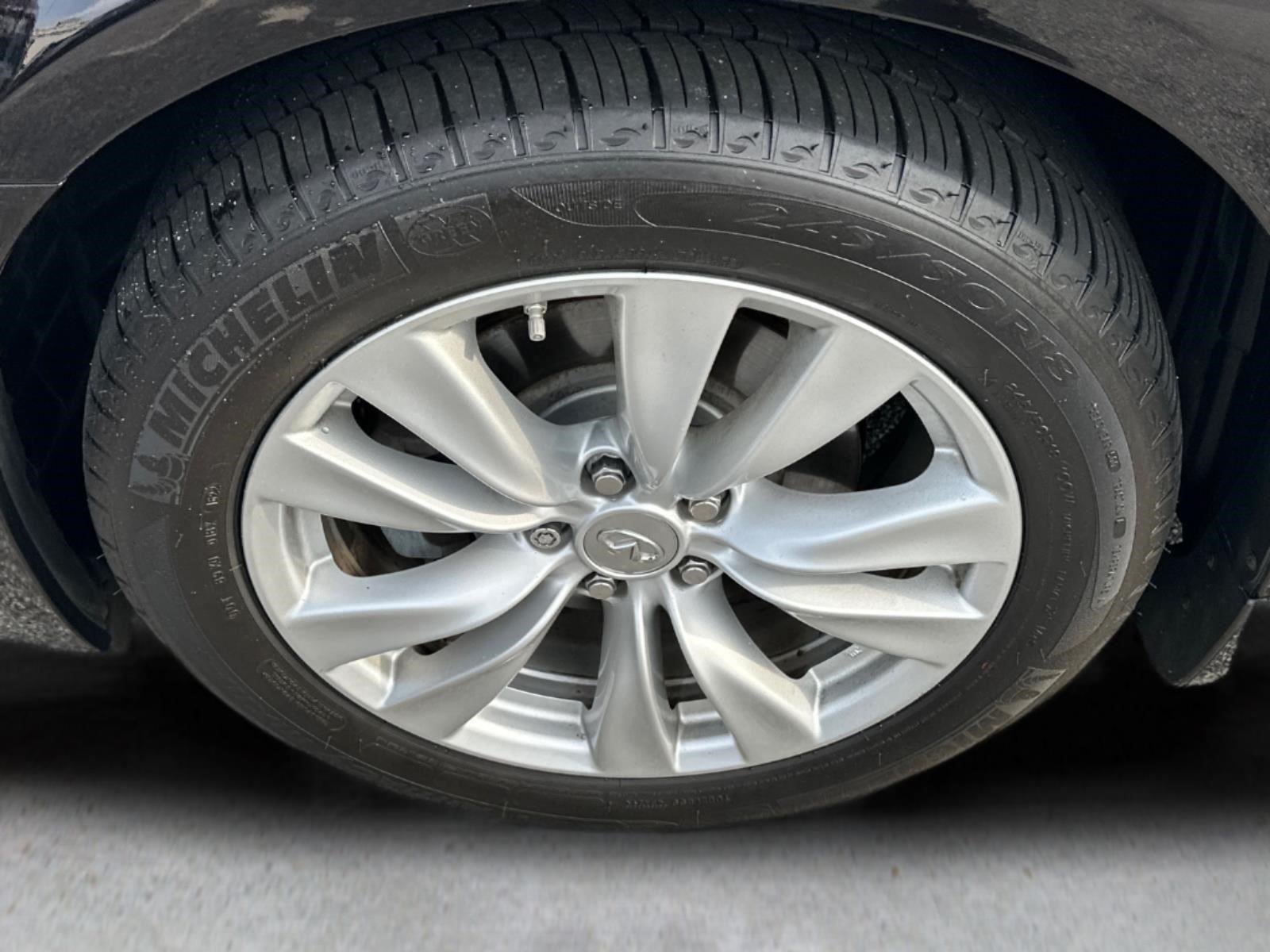 2011 INFINITI M 37 - Photo 28