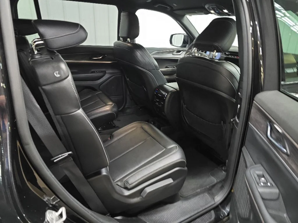 Used 2024 Black Jeep Limited image 17