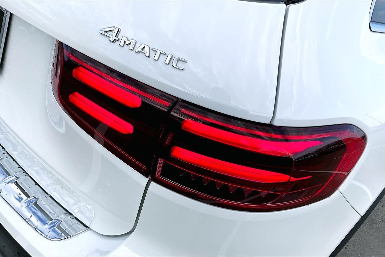 New 2026 Polar White Mercedes-Benz GLB 250 image 14