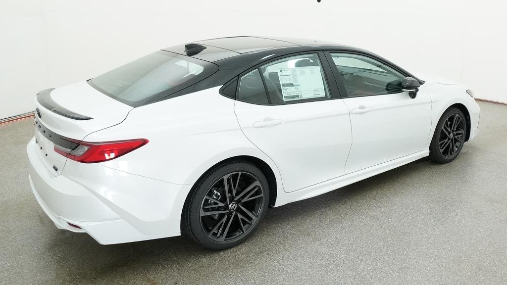 New 2026 Wind Chill Pearl with Midnight Black Metallic roof Toyota XSE image 18