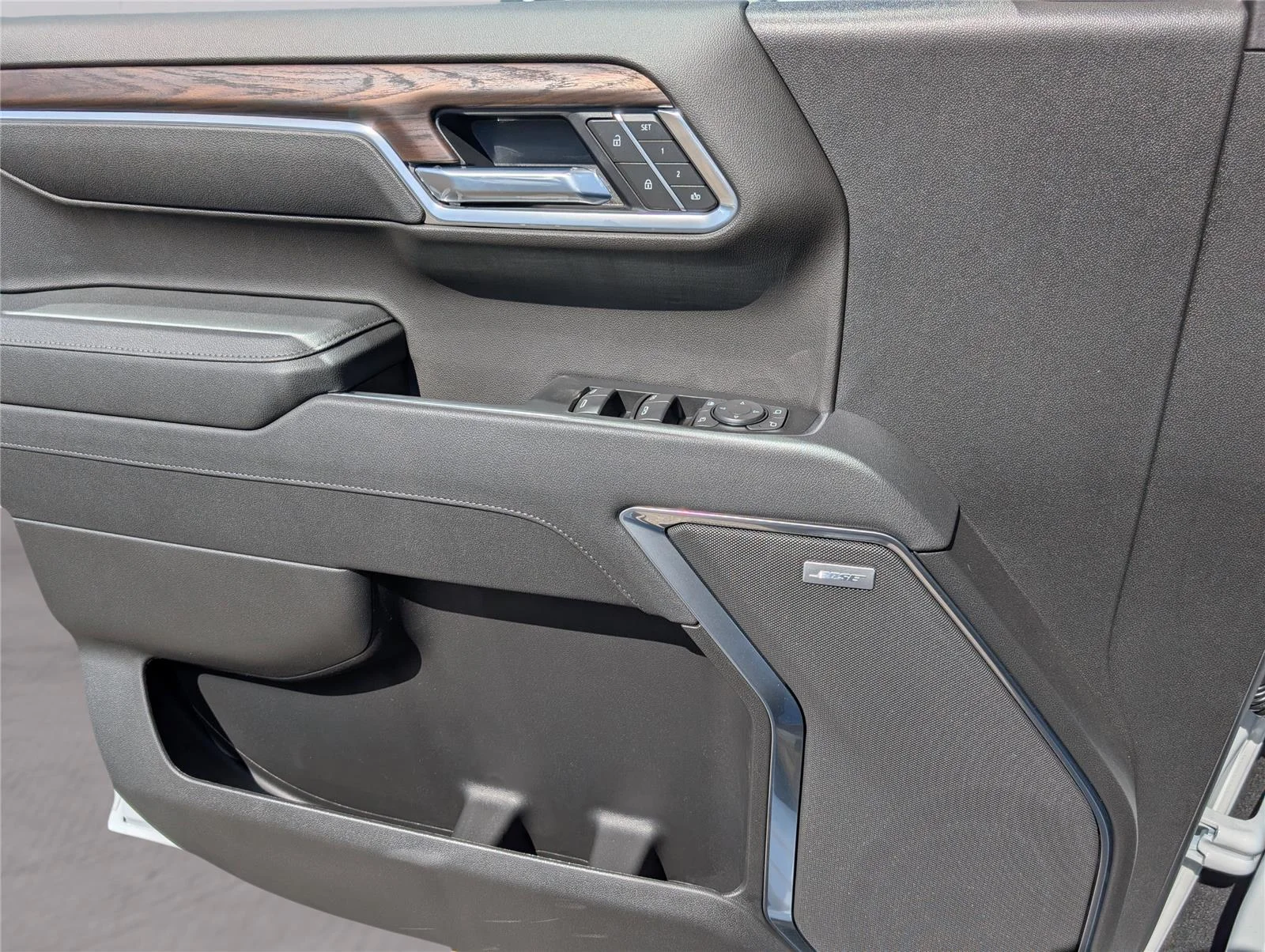 New 2026 Summit White GMC SLT image 30