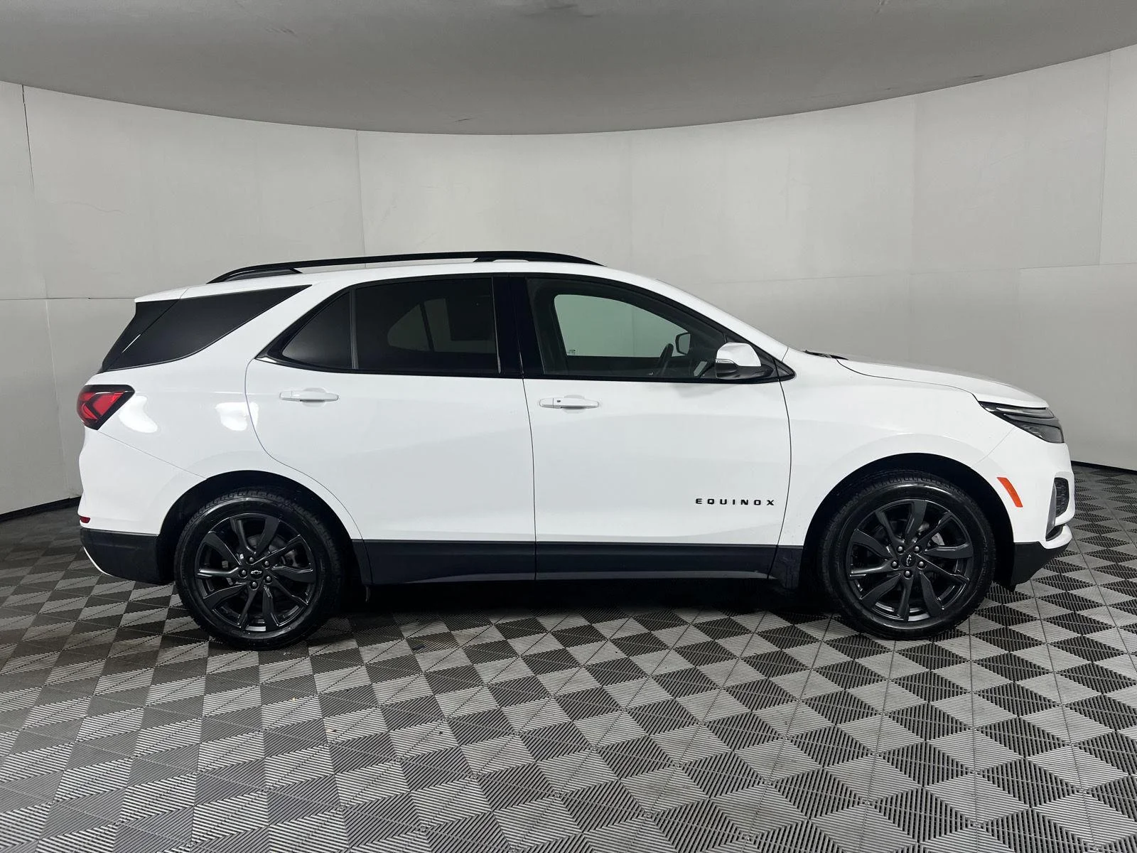 Used 2023 Summit White Chevrolet RS image 46