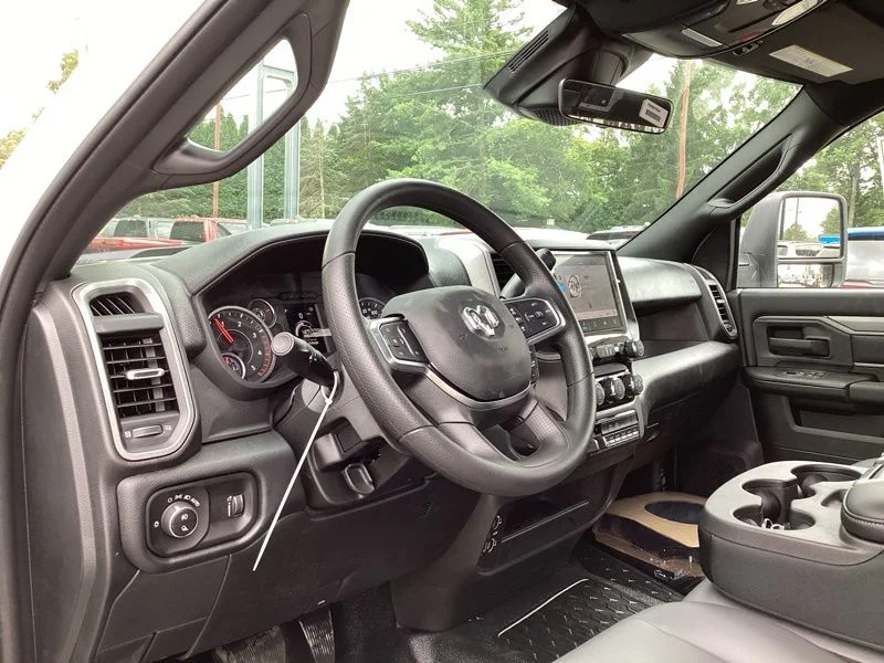 New 2026 Bright White Clearcoat RAM Tradesman image 18