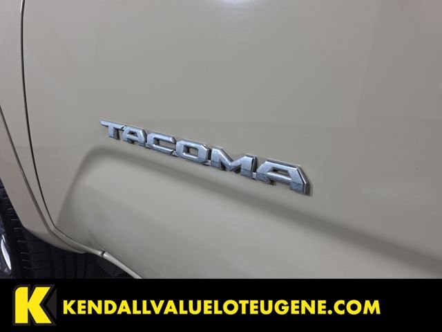 Used 2017  Toyota SR5 image 11
