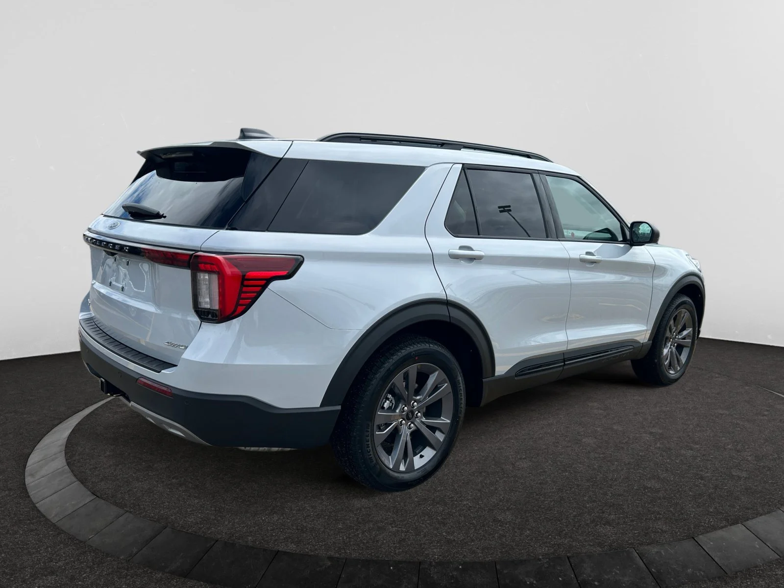 New 2026 Space White Metallic Ford Active w/200A Pkg image 5