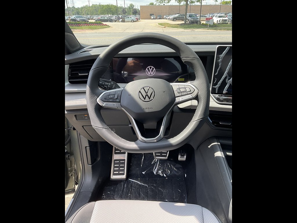 New 2026 Avocado Green w/ Deep Black Roof Volkswagen SE R-Line Black 4Motion image 8