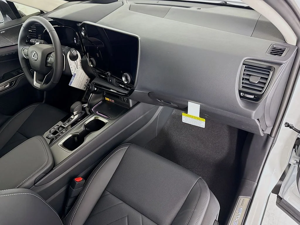 2026 Lexus NX 450h+ Luxury - Photo 18
