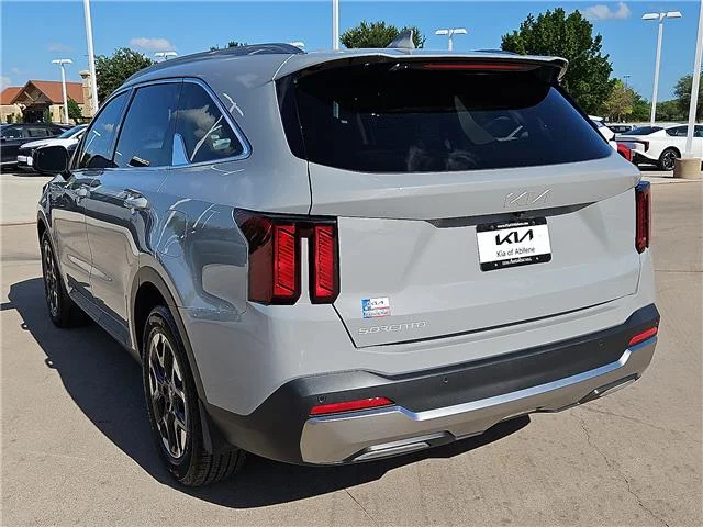 Used 2025 Wolf Gray KIA S Front-Wheel Drive image 3