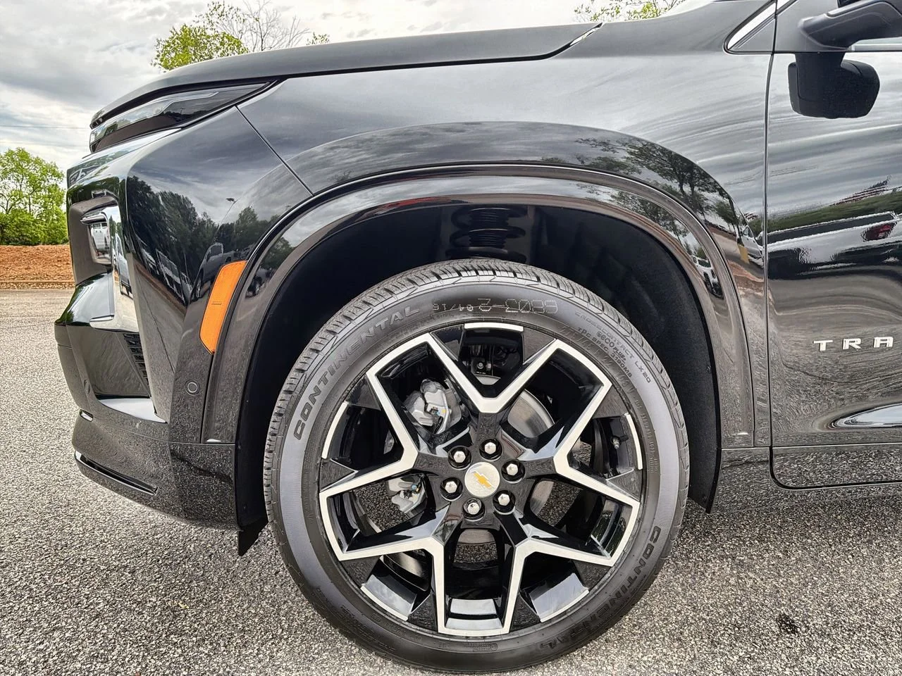 New 2026 Mosaic Black Metallic Chevrolet High Country image 28
