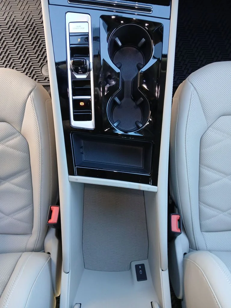 New 2026 White Volkswagen 2.0T SE w/Technology image 24