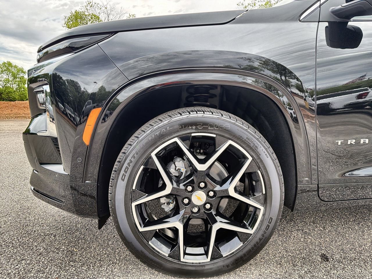 New 2026 Mosaic Black Metallic Chevrolet High Country image 28