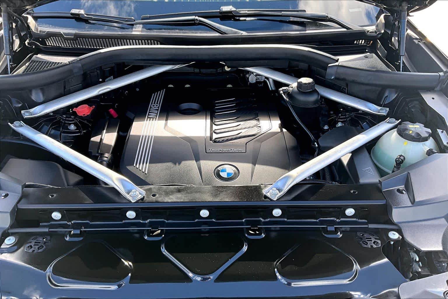 Used 2020 Jet Black BMW sDrive40i image 30