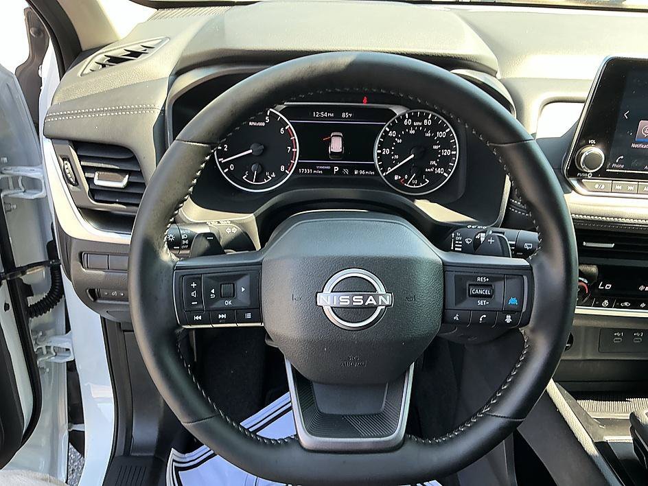 Certified Used 2026 Everest White Pearl Tricoat Nissan SV image 14