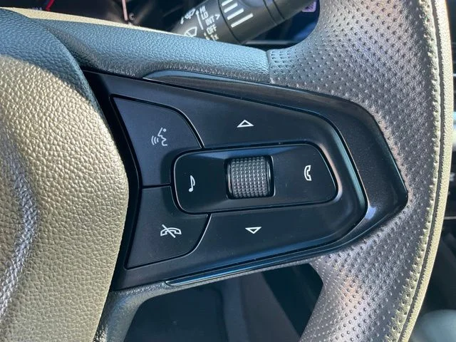 Used 2025 White Chevrolet LT image 11