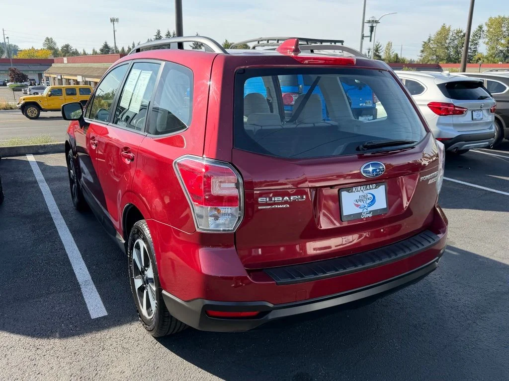 Used 2017 Venetian Red Pearl Subaru 2.5i image 9