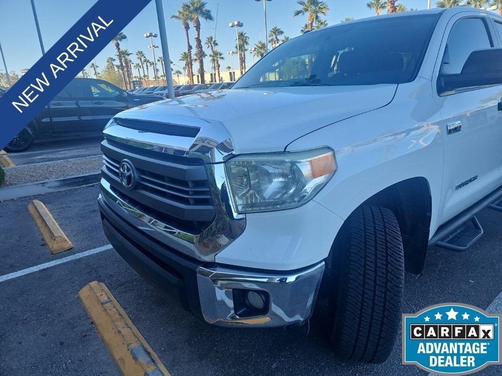 Used 2014 Super White Toyota SR5 image 4