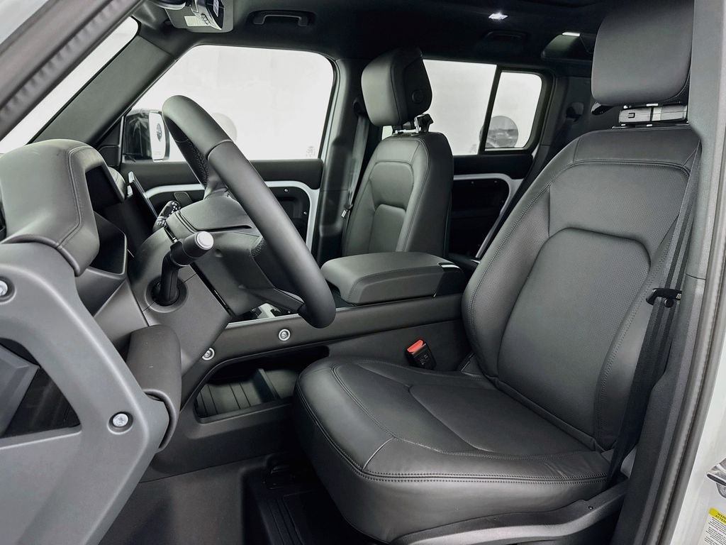 New 2026 Fuji White Land Rover X-Dynamic SE image 21