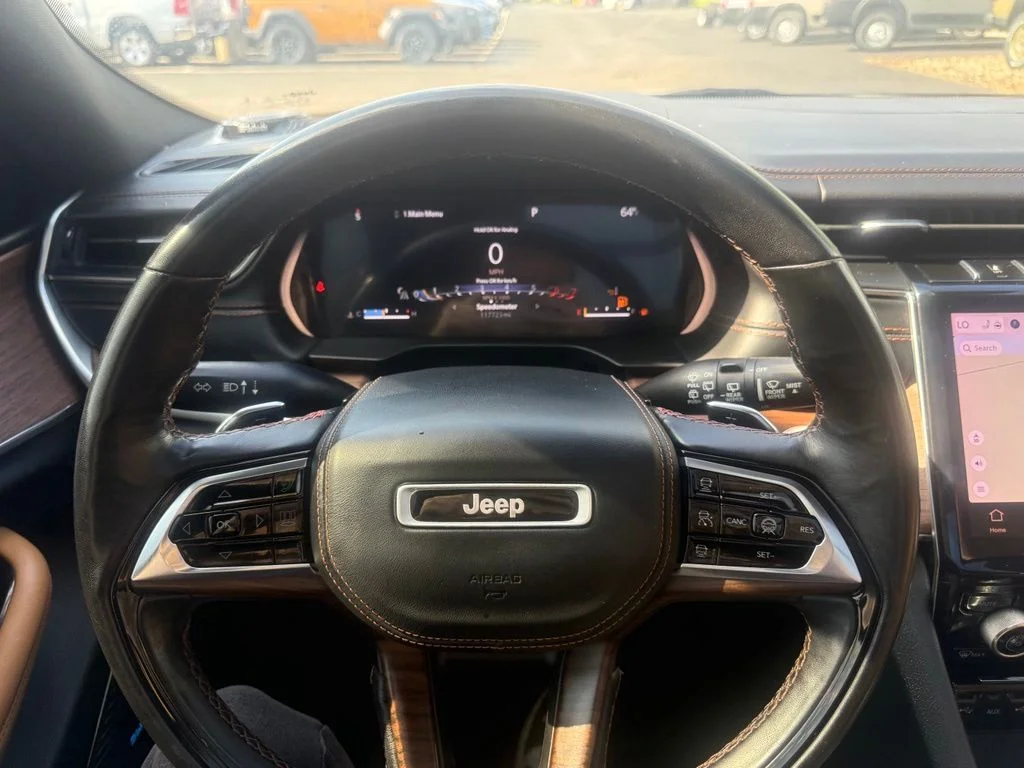 Used 2022 White Jeep Summit image 21