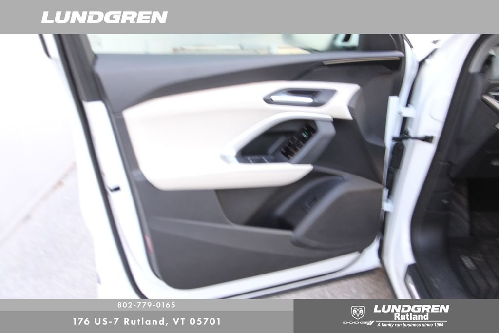 Used 2025 White Audi 2.0T Premium image 9
