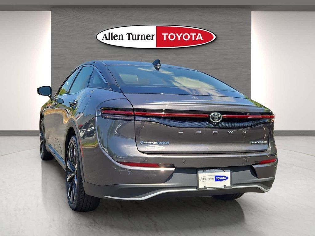 Certified Used 2024  Toyota Platinum image 9