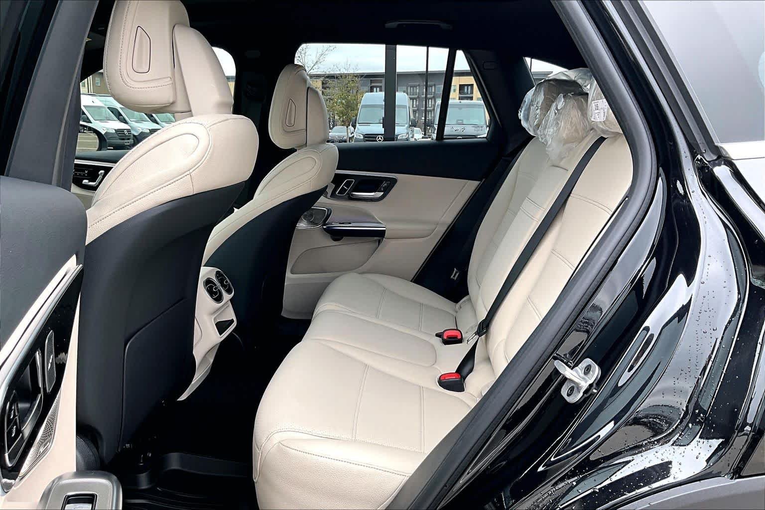 New 2026 Obsidian Black Metallic Mercedes-Benz GLC 300 image 19