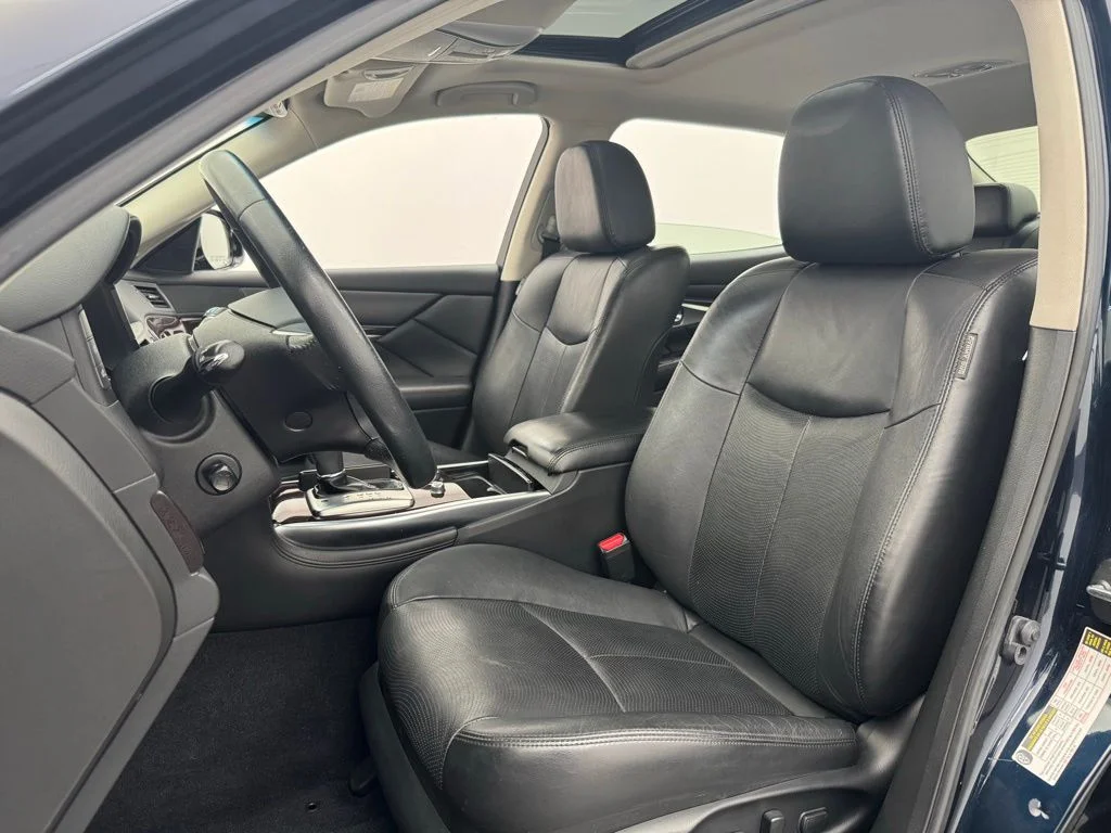 Used 2017 Hermosa Blue INFINITI 3.7X image 19