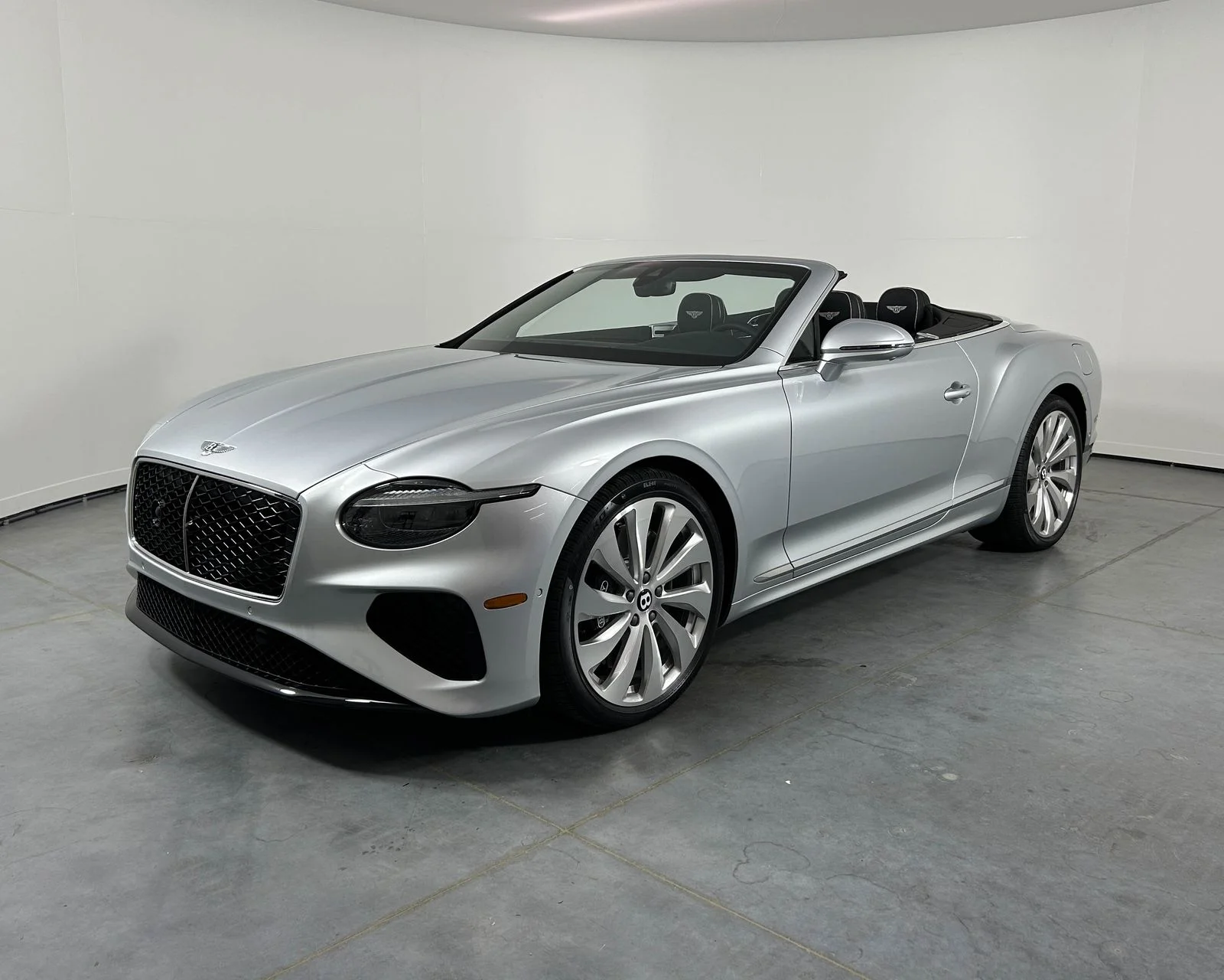 New 2026  Bentley V8 image 7