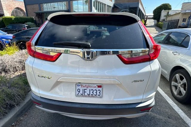 Used 2018 White Diamond Pearl Honda EX image 6