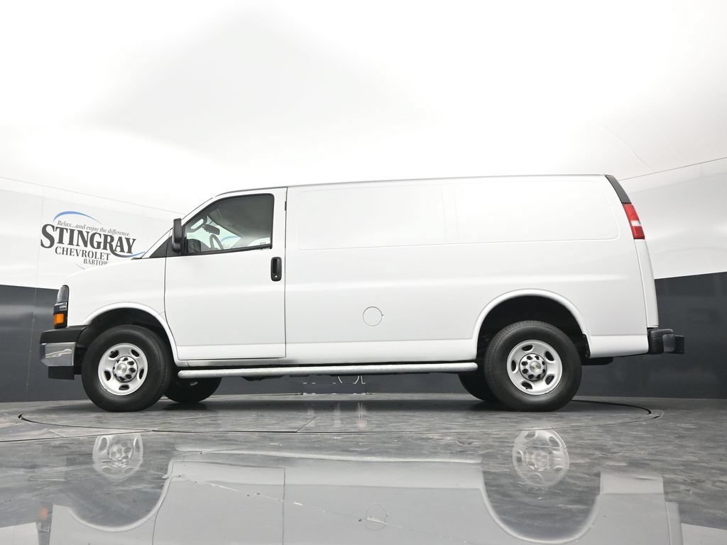 Used 2024 Summit White Chevrolet WT image 32