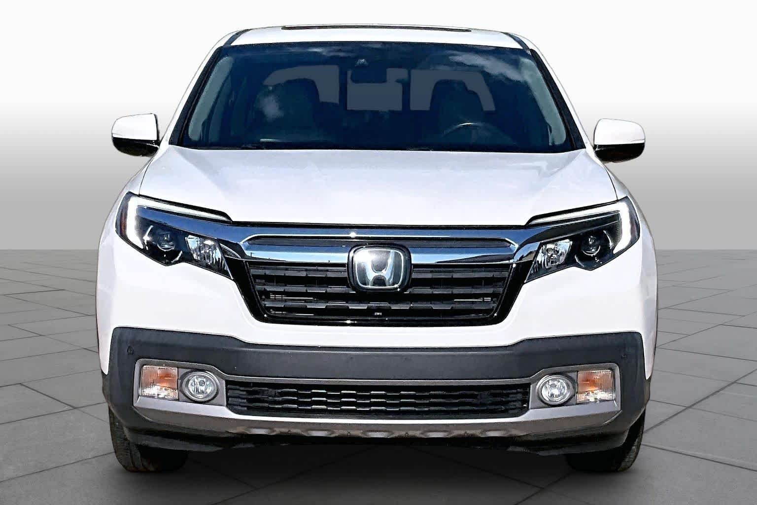 Certified Used 2020 Platinum White Pearl Honda RTL-E image 4