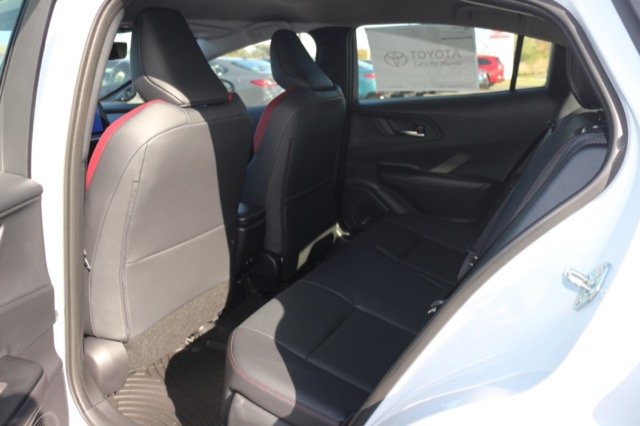 New 2026 Wind Chill Pearl <sup>1</sup> Toyota  XSE Premium image 5
