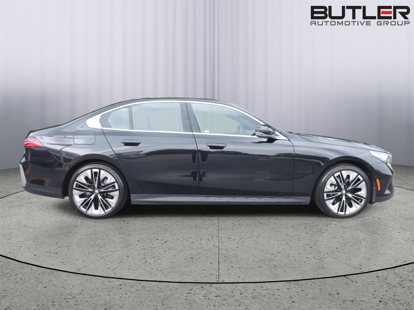 Used 2025 Black Sapphire Metallic BMW 530i xDrive image 7