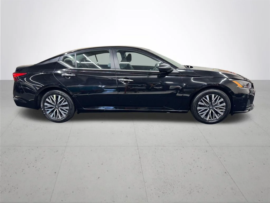 Used 2024 Black Nissan 2.5 SV image 8