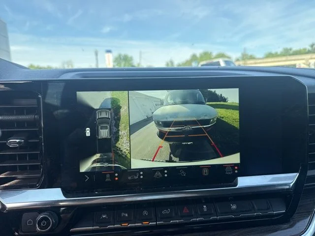 Used 2024 Gray Chevrolet LT image 27