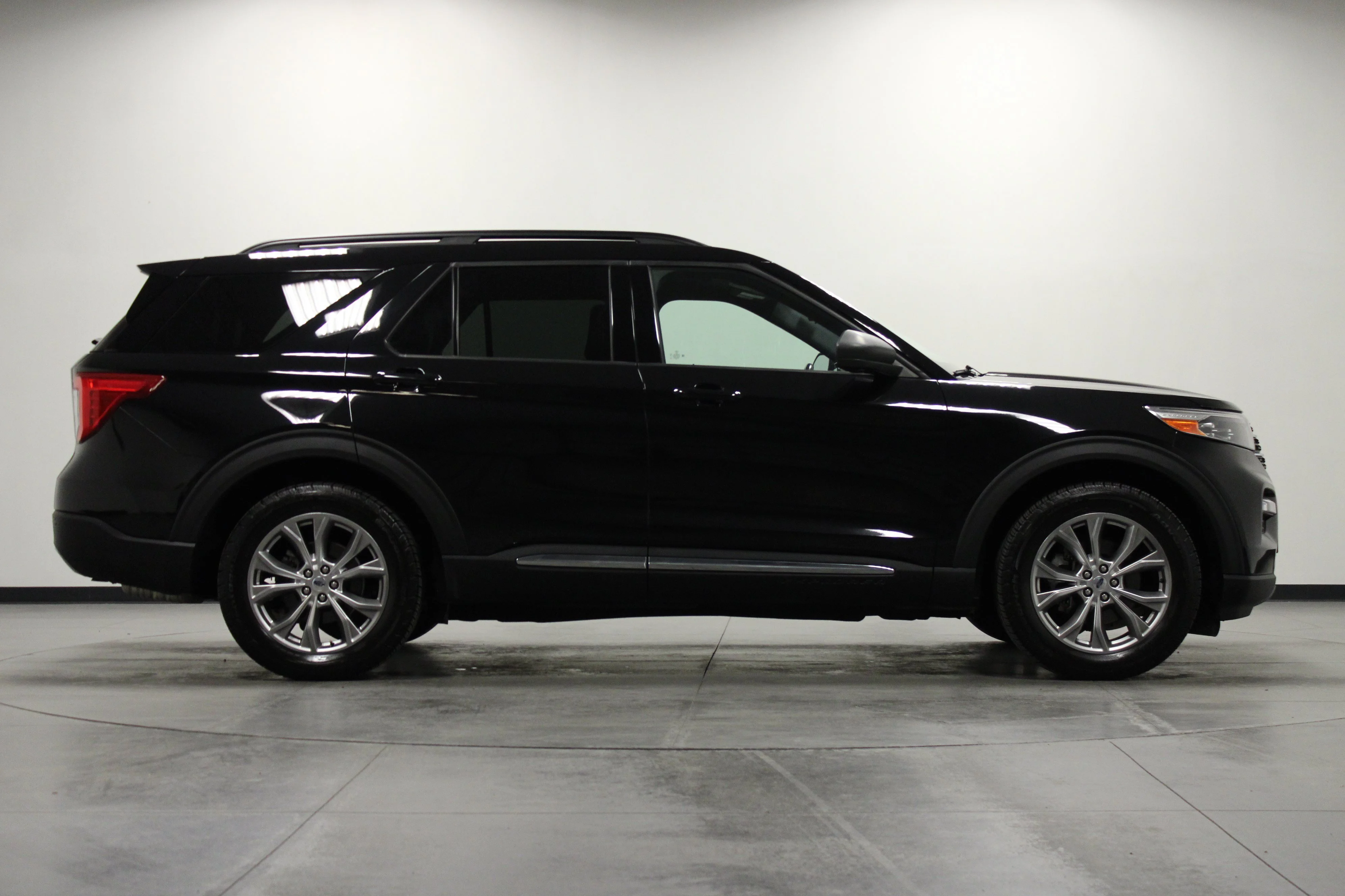 Used 2020 Black Metallic Ford XLT image 3