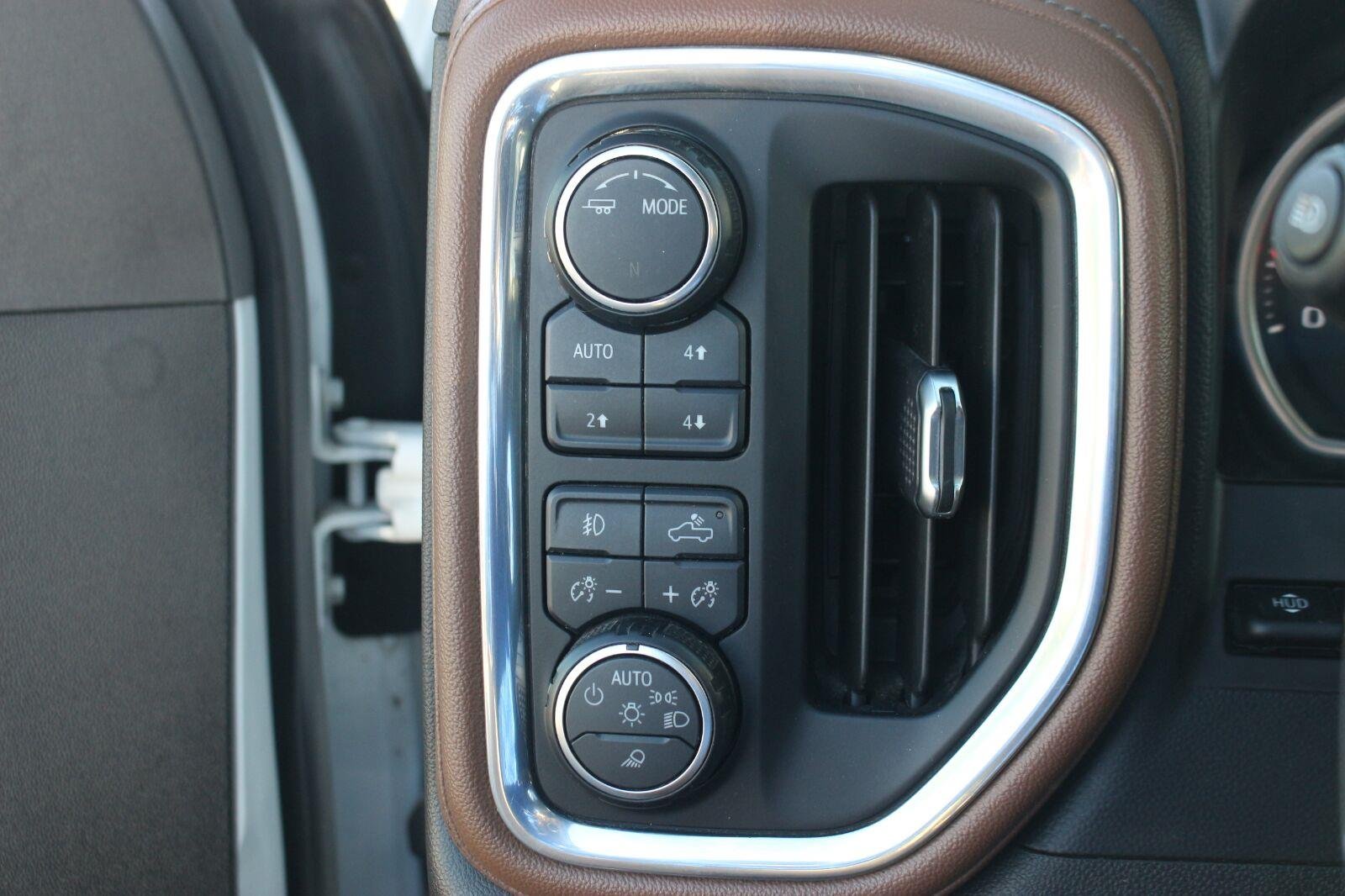 Used 2021 SUMMIT WHITE Chevrolet High Country image 33