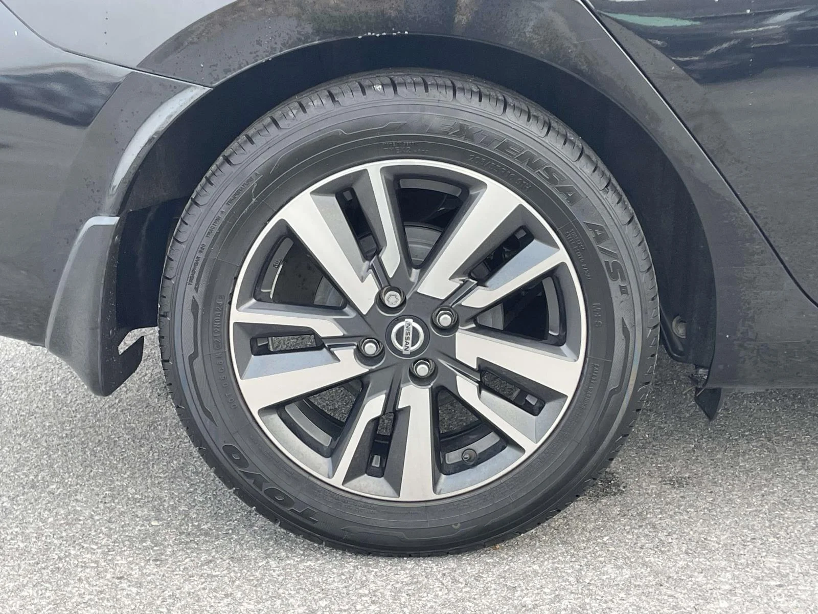 Used 2020 Super Black Nissan SV image 30