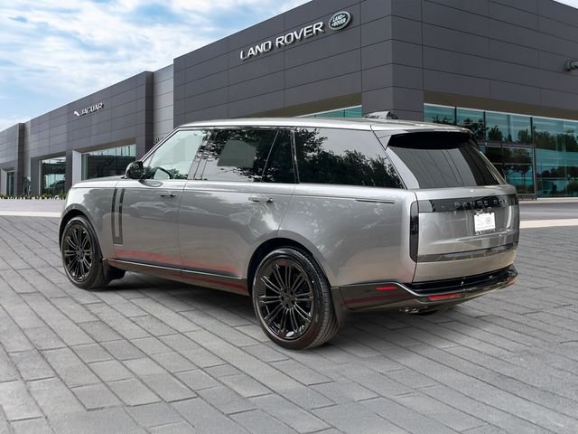 New 2026 Eiger Grey Land Rover SE image 3