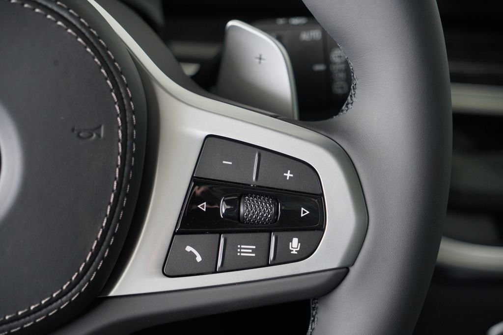 New 2026 Alpine White BMW sDrive40i image 18