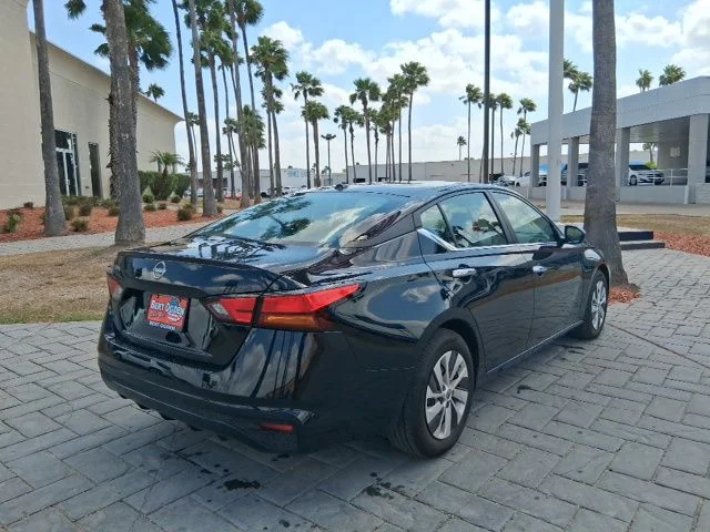Used 2025 Black Nissan 2.5 S image 4
