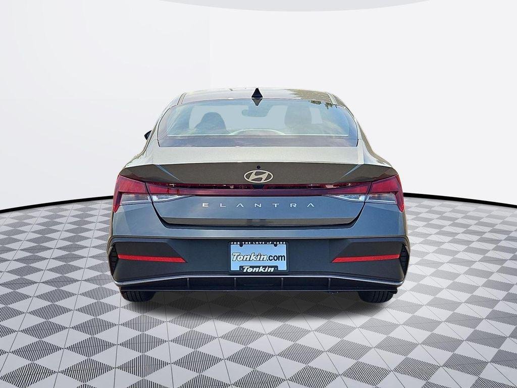 New 2026 Gray Hyundai SE image 5