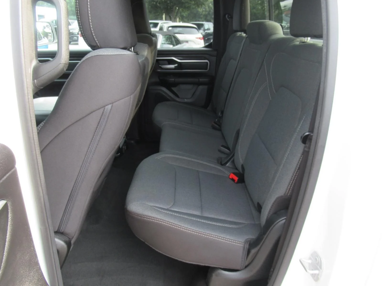 Used 2022 White Ram Big Horn/Lone Star image 38