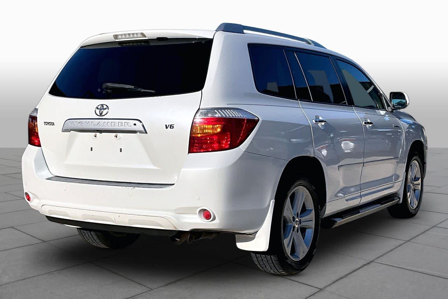 Used 2009 Blizzard Pearl Toyota Limited image 12