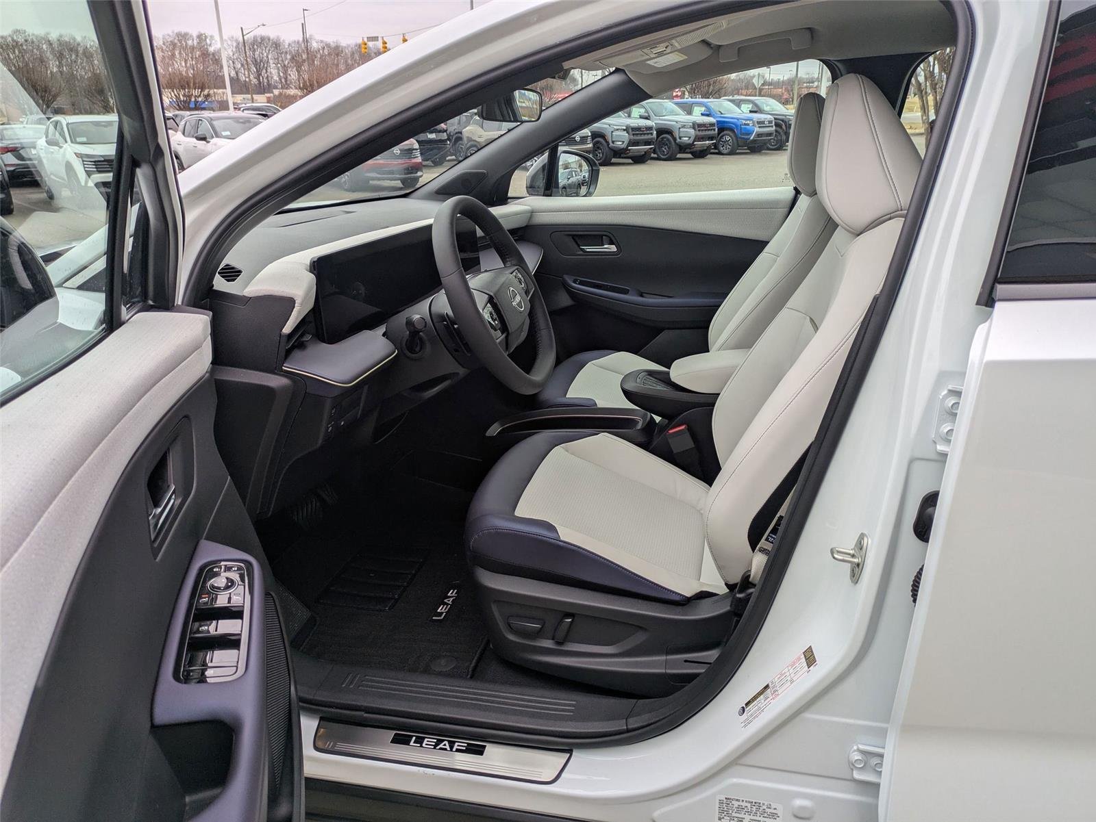 New 2026 Everest White Pearl TriCoat Nissan SV+ image 14