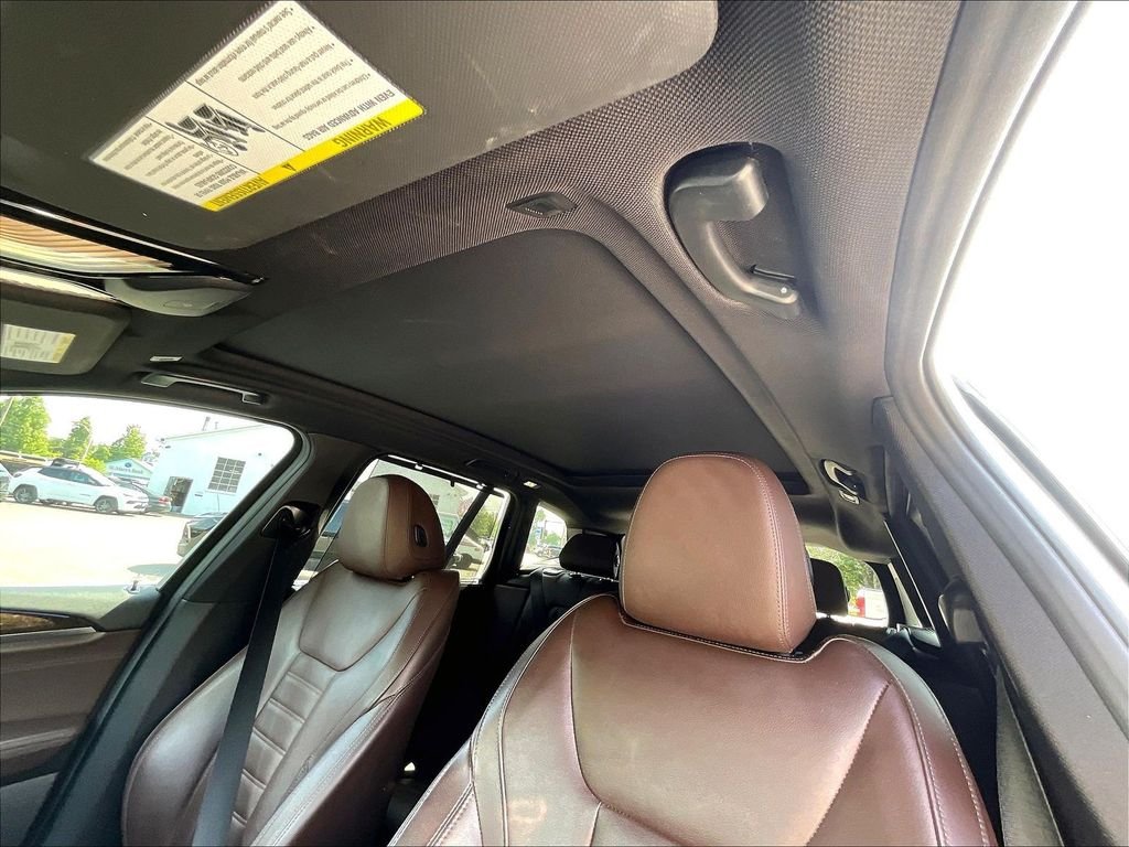 Used 2021 White BMW xDrive30i image 7
